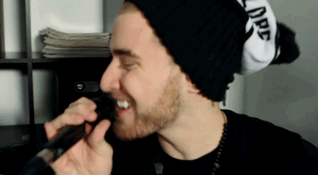 Mike Posner singing
spaceshipheart.tumblr.com
Mike Posner singing
spaceshipheart.tumblr.com