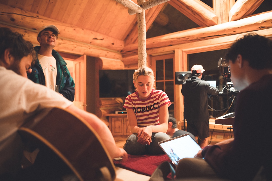 Mike Posner, Dwilly, Valentina, Adam Friedman, and Myylo
instagram.com/valentinaaa
Photo credit: Zach Allia
