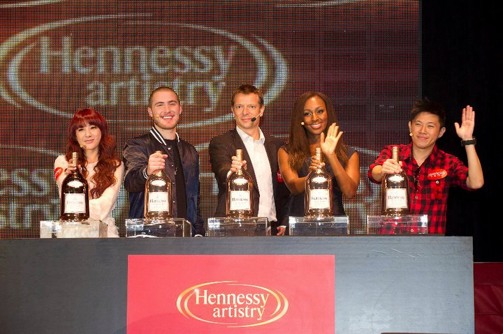 1HennessyArtistry2010.jpg