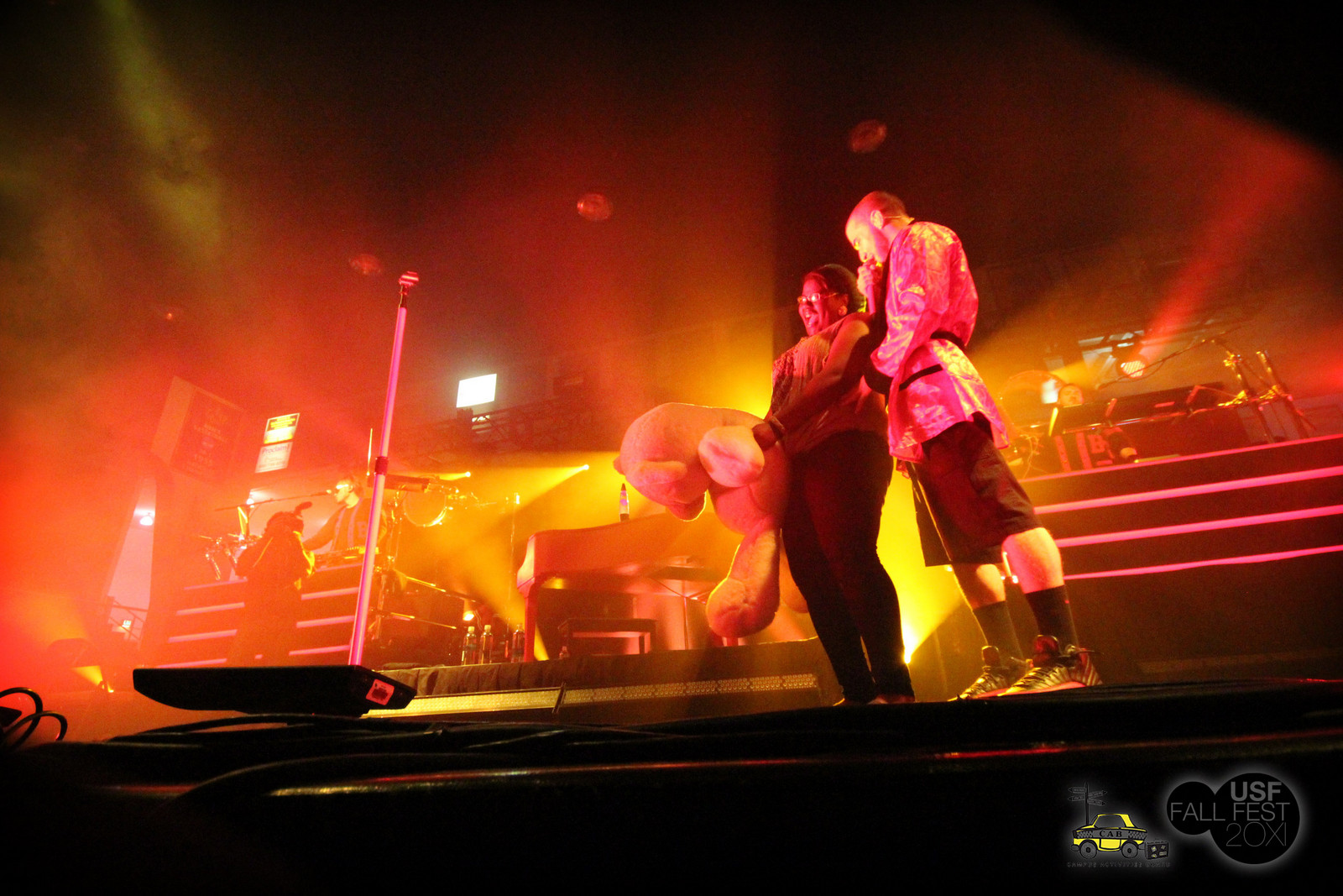 Mike Posner performing at the University of San Francisco's 2011 Fall Fest Concert October 1, 2011
Photo by Evelyn Obamos
