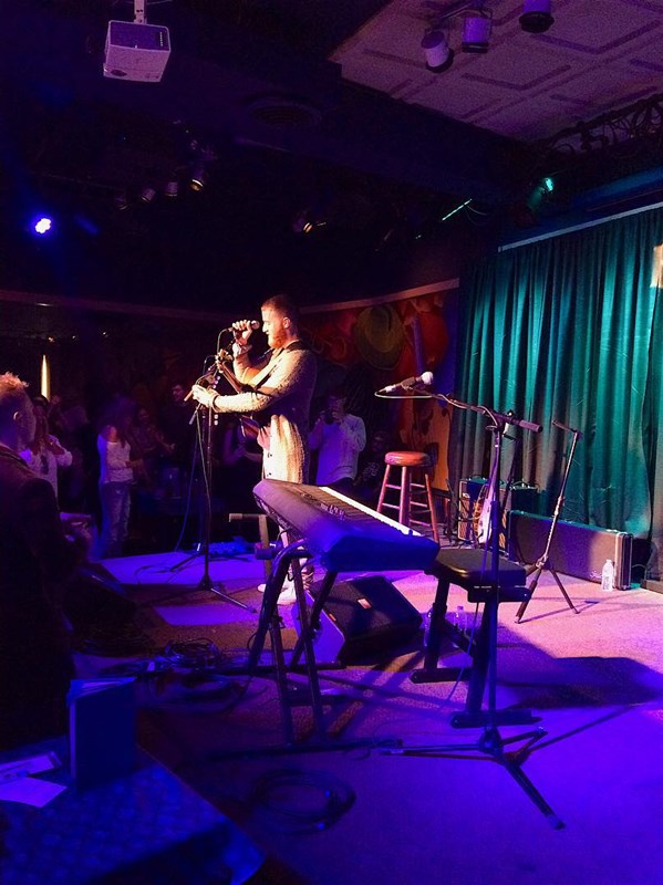Mike Posner performing at Rams Head On Stage in Annapolis, IN July 25, 2015
instagram.com/elijah_ooo
