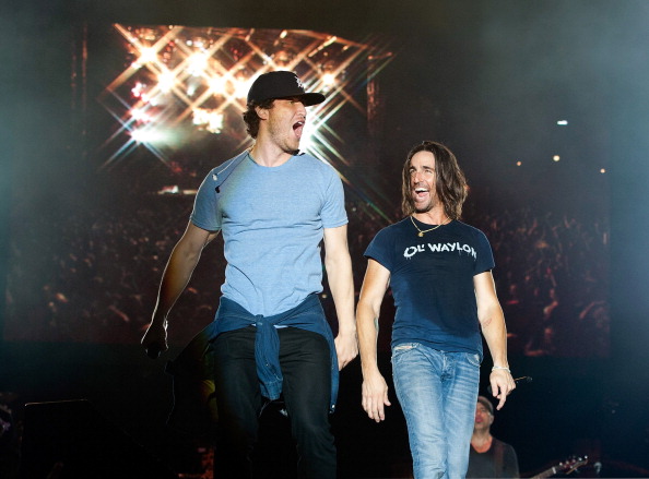 Mike Posner and Jake Owen performing "Cooler Than Me" at Beach Party 2014 in Nashville, TN 8/18/2014
