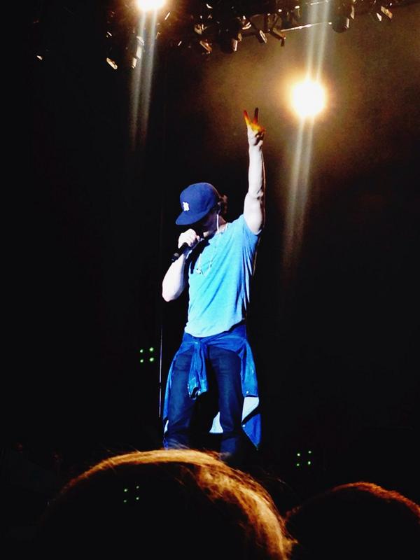 Mike Posner performing "Cooler Than Me" at Jake Owen's Beach Party 2014 in Nashville, TN 8/18/2014
twitter.com/MelissaSchultze
