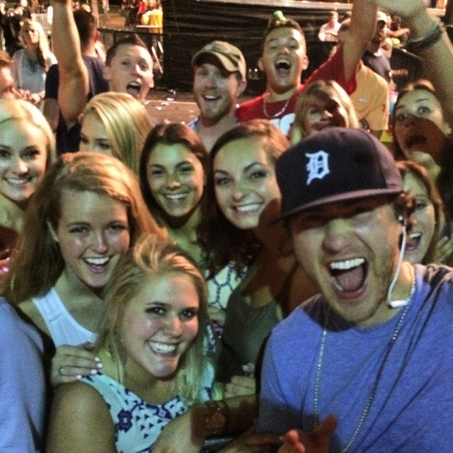 Mike Posner at Beach Party 2014 in Nashville, TN 8/18/2014
instagram.com/meghan_daviss
