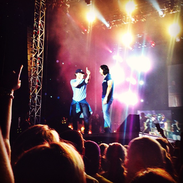 Mike Posner and Jake Owen performing "Cooler Than Me" at Beach Party 2014 in Nashville, TN 8/18/2014
instagram.com/melissaschultze
