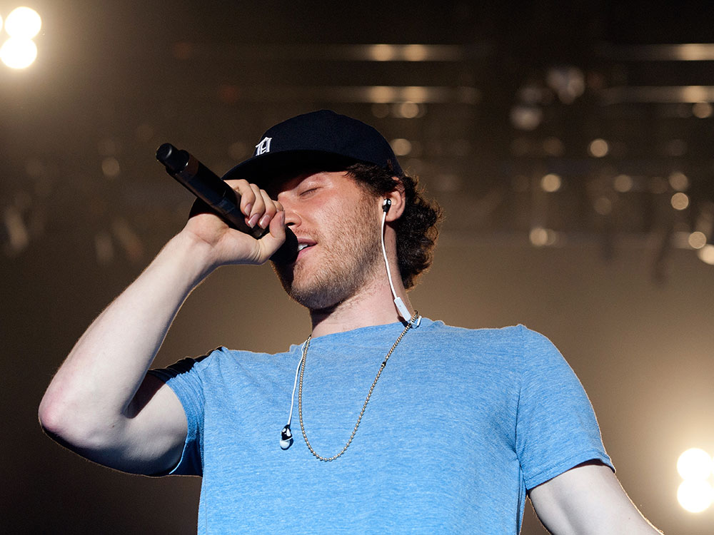 Mike Posner performing "Cooler Than Me" at Jake Owen's Beach Party 2014 in Nashville, TN 8/18/2014
Erika Goldring
