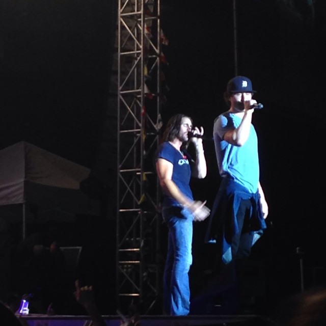 Mike Posner and Jake Owen performing "Cooler Than Me" at Beach Party 2014 in Nashville, TN 8/18/2014
instagram.com/willstevens31
