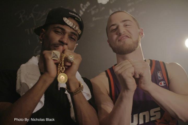 Big Sean and Mike Posner in Columbus, OH 11/2/11
"Brains Up"
Photo taken by Nicholas Black
