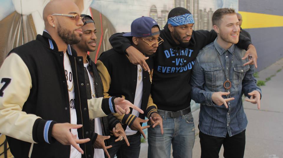 Big Sean, Mike Posner, and the Finally Famous crew at the FFOE mural at Dexter Check Cashing - Detroit, MI 9/21/13

