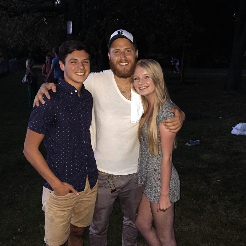 Mike Posner at Fenway Victory Gardens in Boston, MA July 31, 2015
instagram.com/aryzonamacdonald
