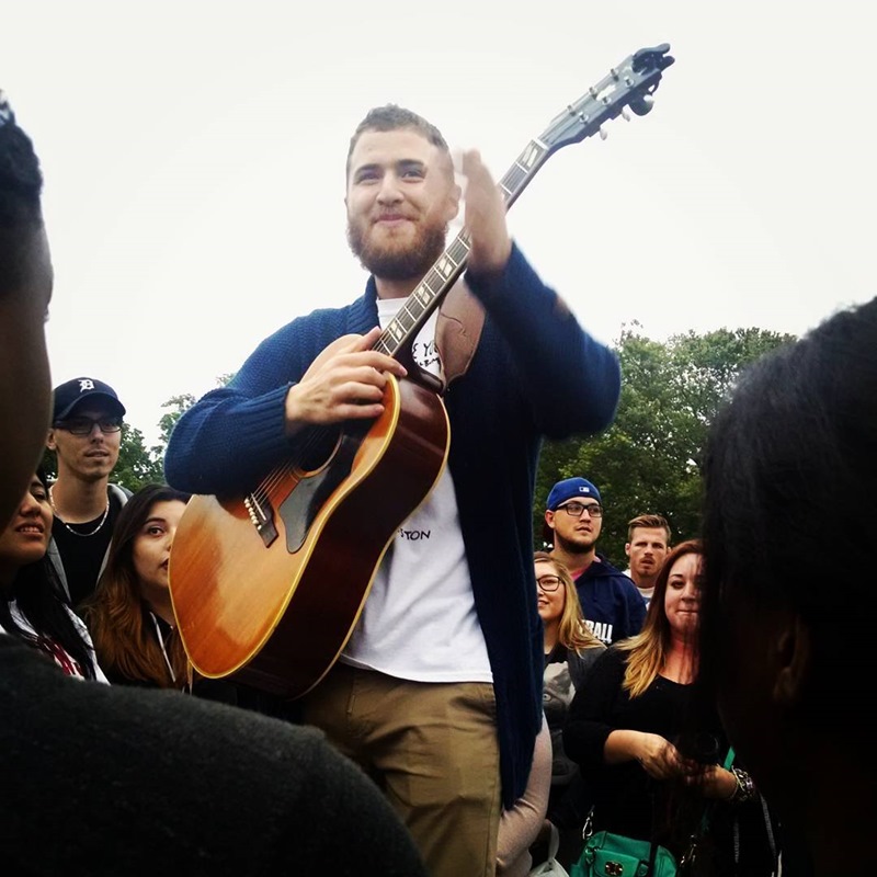 Mike Posner performing at Lincoln Park in Chicago, IL July 8, 2015
instagram.com/starbursty
