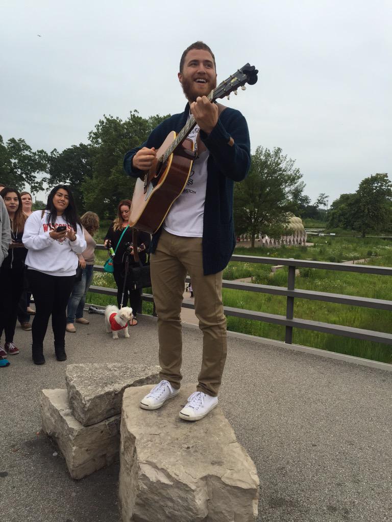 Mike Posner performing at Lincoln Park in Chicago, IL July 8, 2015
twitter.com/ashh_inthecity
