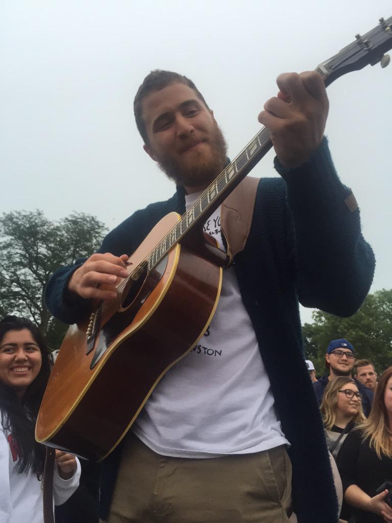 Mike Posner performing at Lincoln Park in Chicago, IL July 8, 2015
twitter.com/ashh_inthecity
