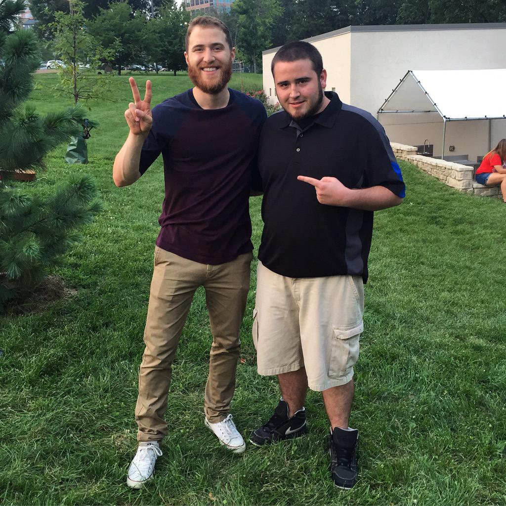 Mike Posner at Shaw Park in Clayton, MO July 3, 2015
twitter.com/ThatTreeBurner
