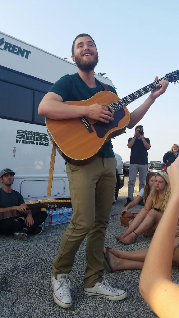 Mike Posner performing at Edgewater Park in Cleveland, OH July 6, 2015
thestruggletosmile.tumblr.com
