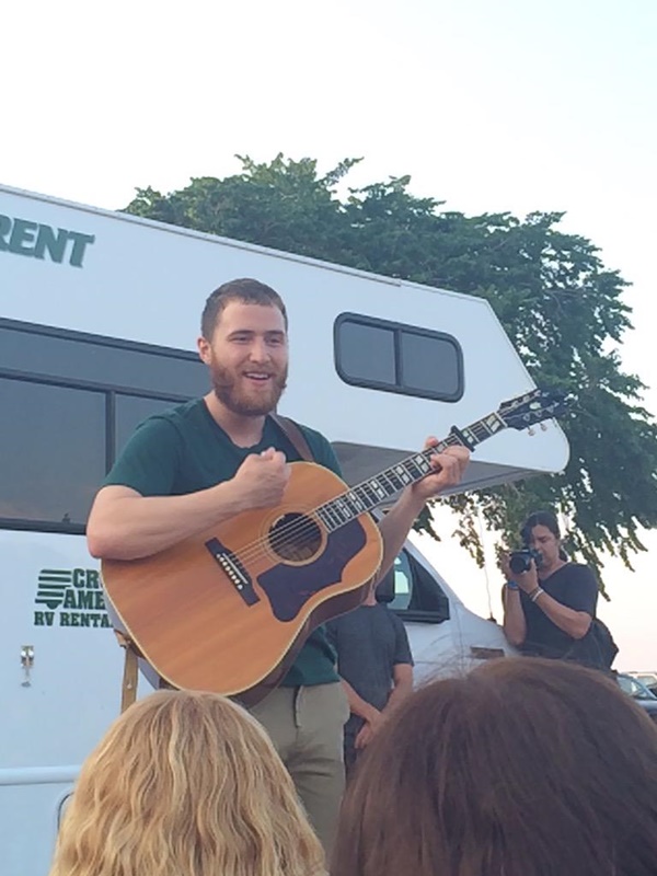 Mike Posner performing at Edgewater Park in Cleveland, OH July 6, 2015
twitter.com/ItsQueenColleen
