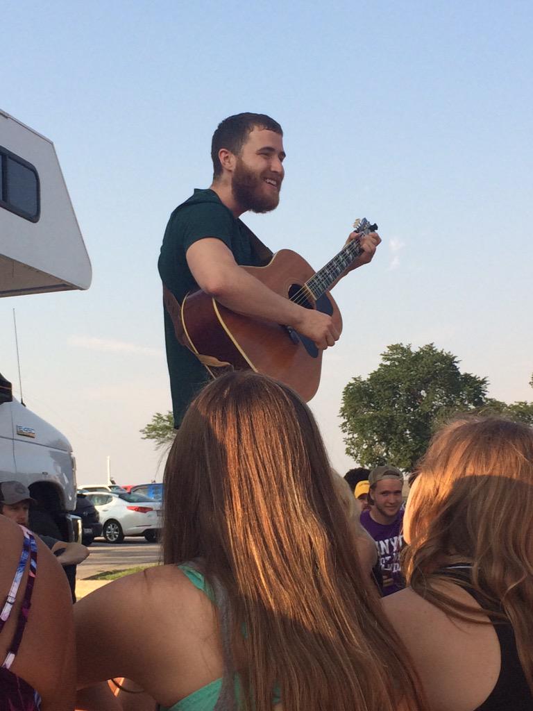 Mike Posner performing at Edgewater Park in Cleveland, OH July 6, 2015
twitter.com/patrick_kilrain
