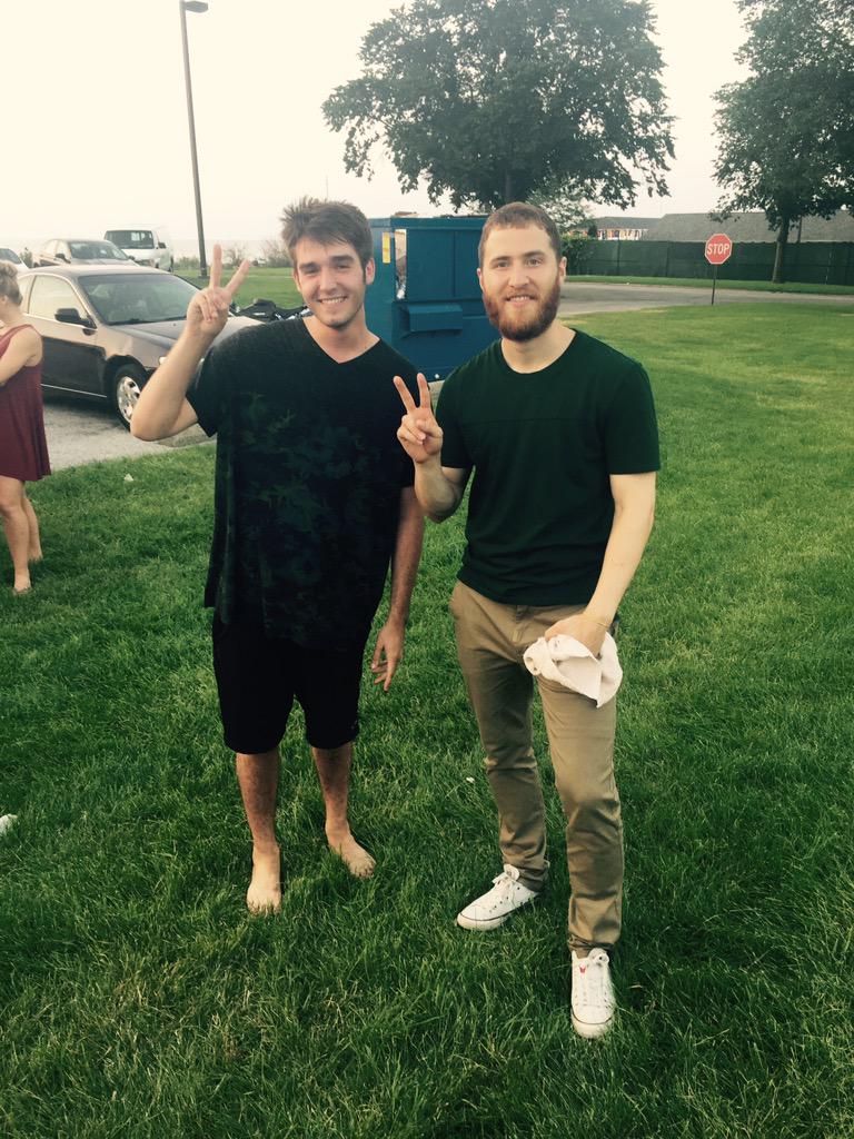 Mike Posner at Edgewater Park in Cleveland, OH July 6, 2015
twitter.com/Joshh_Hammer
