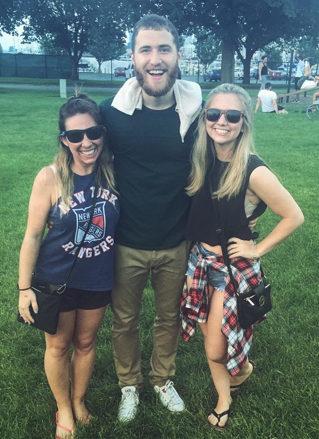 Mike Posner at Edgewater Park in Cleveland, OH July 6, 2015
twitter.com/taydiehlz
