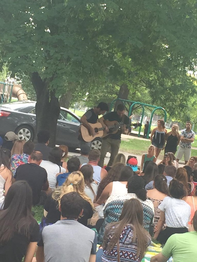 Mike Posner and Adam Friedman performing at Goodale Park in Columbus, OH July 5, 2015
twitter.com/HomoHulk
