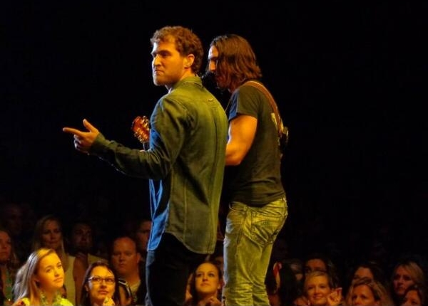 Mike Posner performing with Jake Owen on the Days of Gold Tour in Park City, KS 6/29/14
Twitter @Rach08
