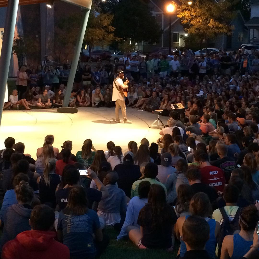 Mike Posner performing at ArtStreet Amphitheatre in Dayton, OH September 28, 2015
instagram.com/acasualbaldy
