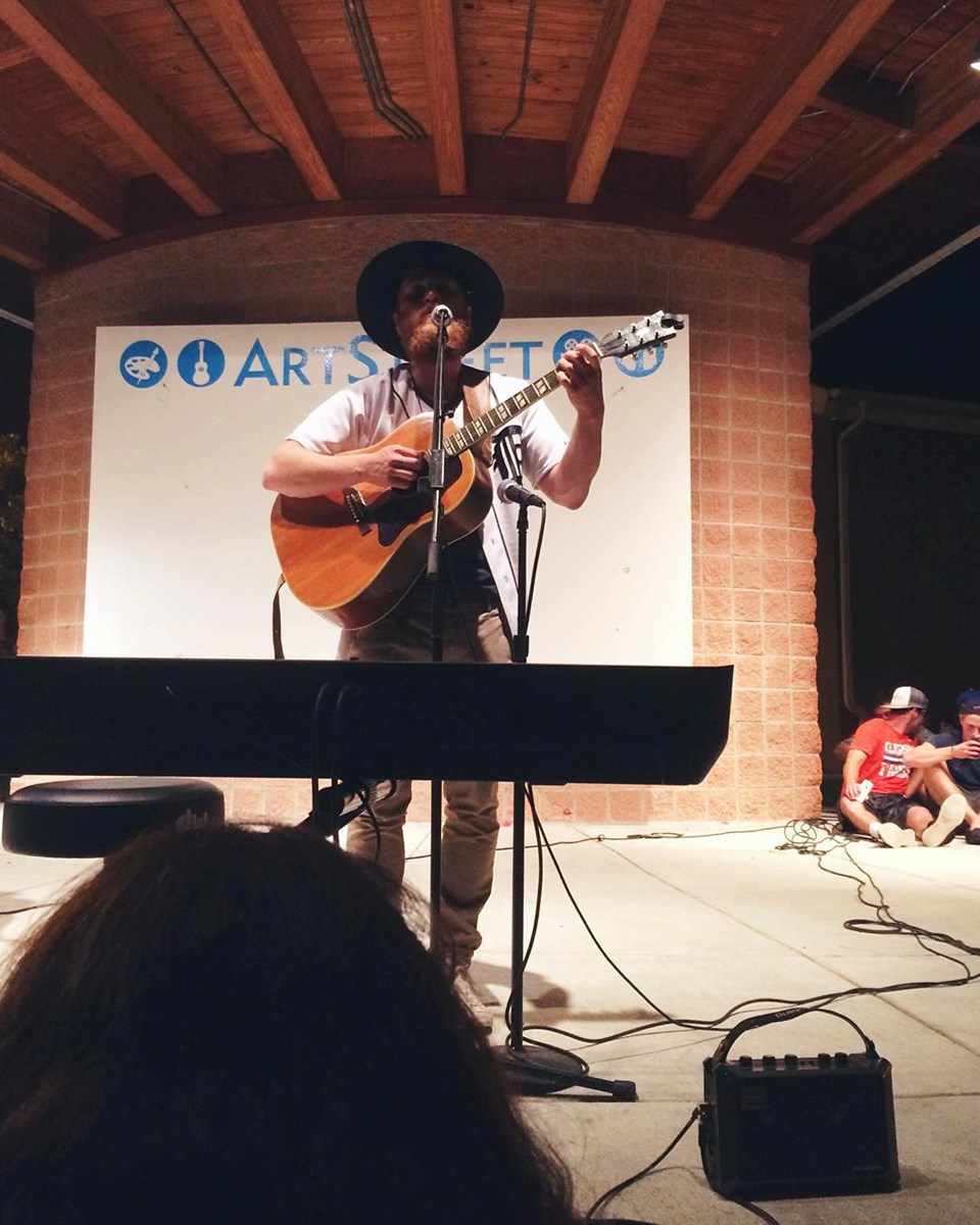 Mike Posner performing at ArtStreet Amphitheatre in Dayton, OH September 28, 2015
instagram.com/akrutsick
