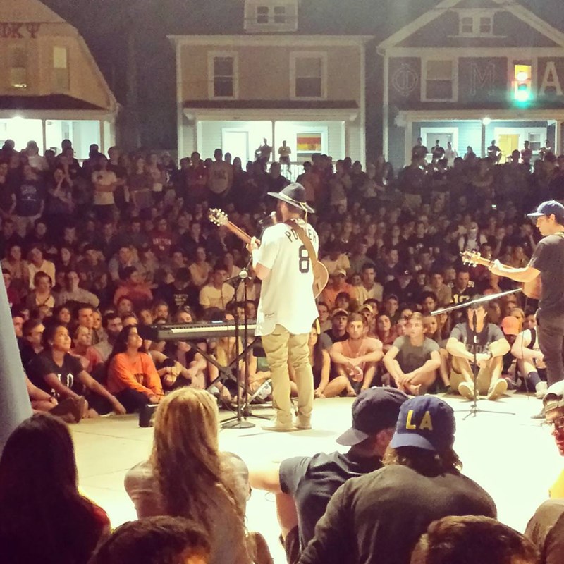 Mike Posner and Adam Friedman performing at ArtStreet Amphitheatre in Dayton, OH September 28, 2015
instagram.com/liss_leigh
