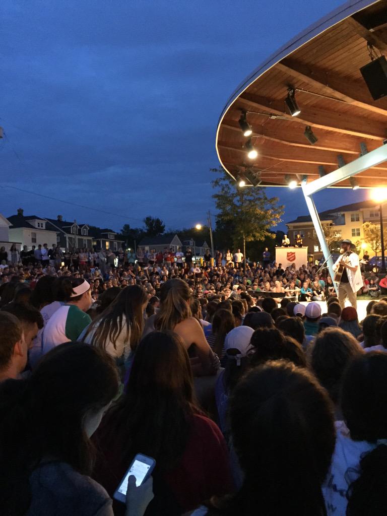 Mike Posner performing at ArtStreet Amphitheatre in Dayton, OH September 28, 2015
twitter.com/jdipaolo12
