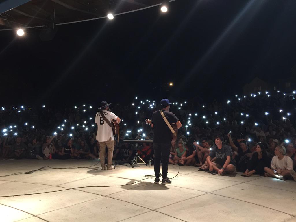 Mike Posner and Adam Friedman performing at ArtStreet Amphitheatre in Dayton, OH September 28, 2015
twitter.com/Leon_Mood
