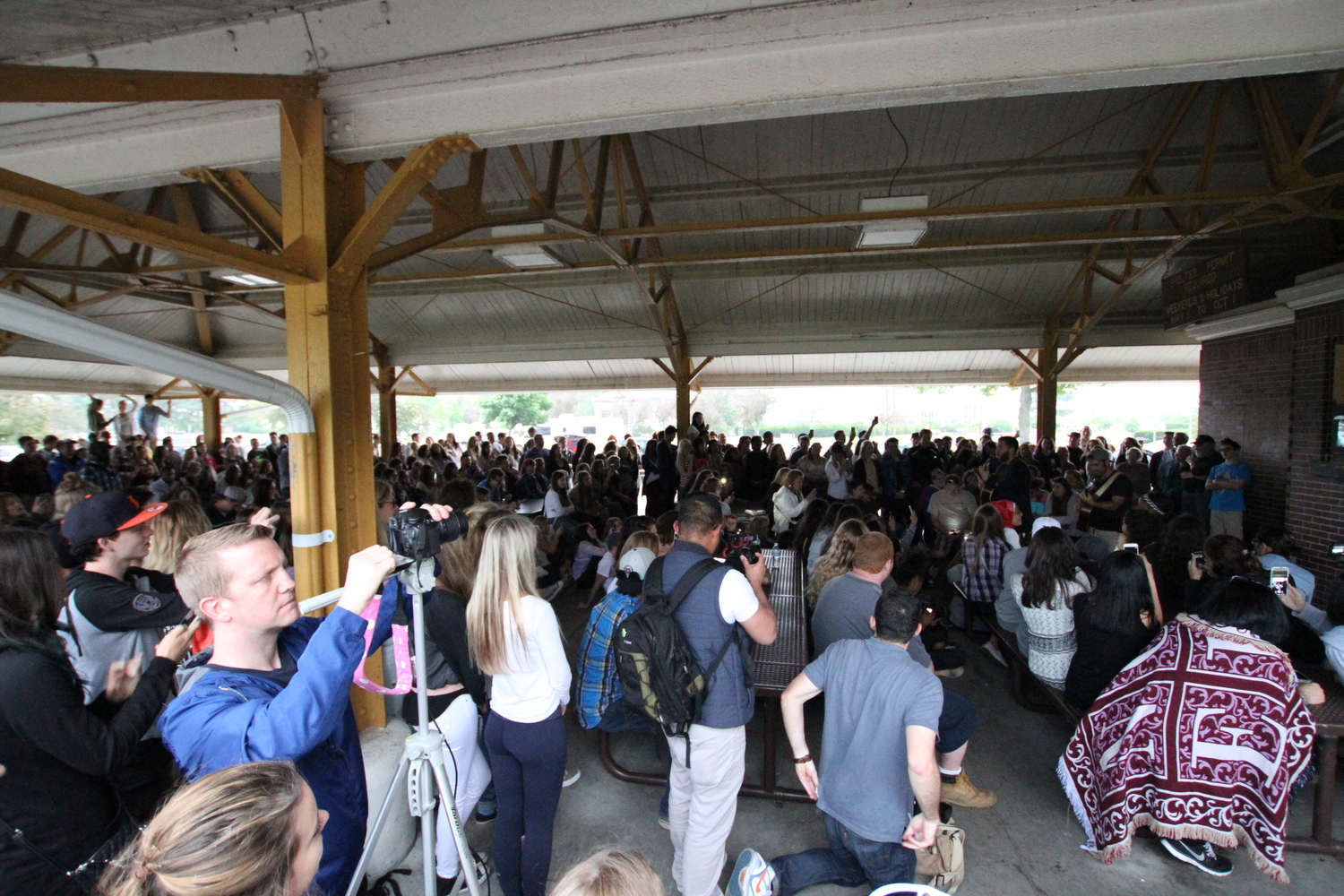 Mike Posner and Adam Friedman performing at Belle Isle Aquarium in Detroit, MI July 7, 2015
Photo by Chester Pink
ChesterIsPink.com
