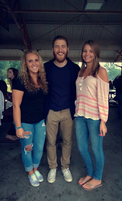 Mike Posner at Belle Isle Aquarium in Detroit, MI July 7, 2015
instagram.com/abbyyy30
