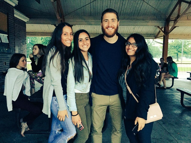 Mike Posner at Belle Isle Aquarium in Detroit, MI July 7, 2015
twitter.com/dahliakathawa
