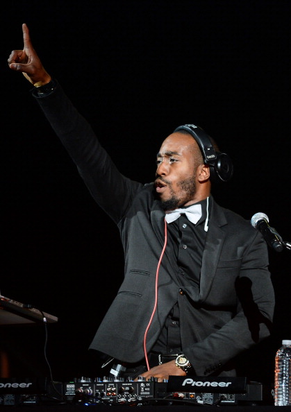 DJ Dubz spinning for Mike Posner on the Believe Tour in Las Vegas, NV 6/28/13
