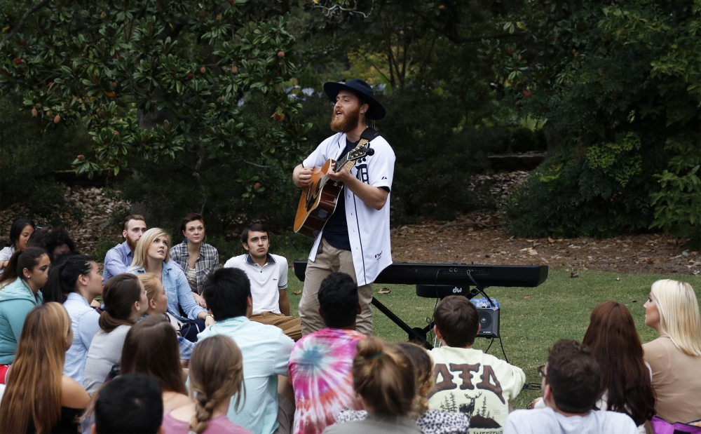 Mike Posner performing at Sarah P. Duke Gardens in Durham, NC September 22, 2015
Photo by Carolyn Chang
DukeChronicle.com
