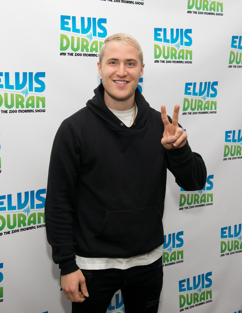 Elvis-Duran-Morning-Show-02292016-4.jpg