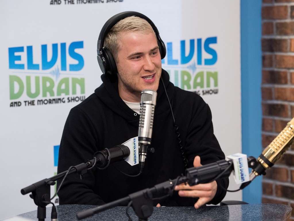 Elvis-Duran-Morning-Show-02292016-8.jpg