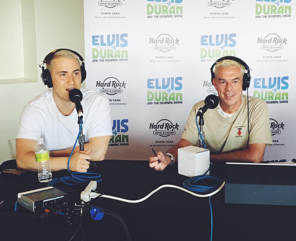 Elvis-Duran-Show-Punta-Cana-04222016-3.jpg