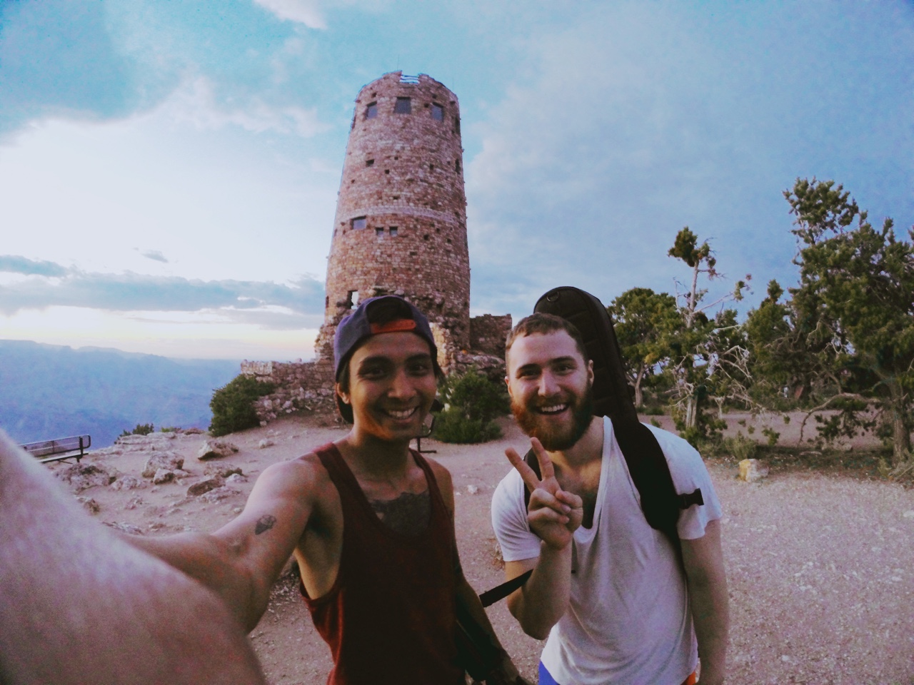 Mike Posner at the Grand Canyon in Grand Canyon Village, AZ June 28, 2015
jomybear.tumblr.com
