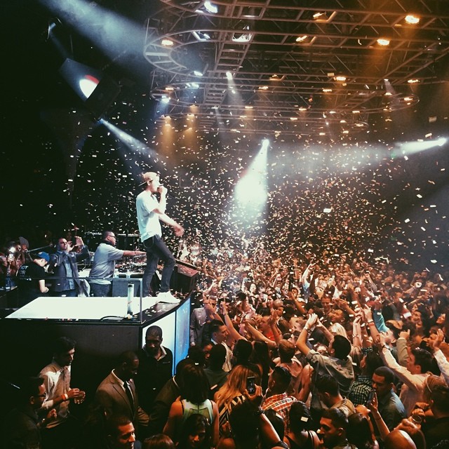 Mike Posner performing at HAZE Nightclub in Las Vegas, NV 7/13/14
Instagram @lindschiang

