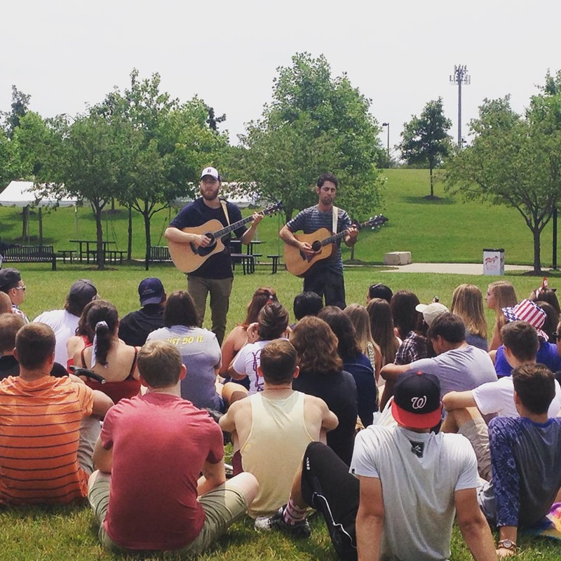 Mike Posner and Adam Friedman performing at White River State Park in Indianapolis, IN July 4, 2015
instagram.com/opat_medown
