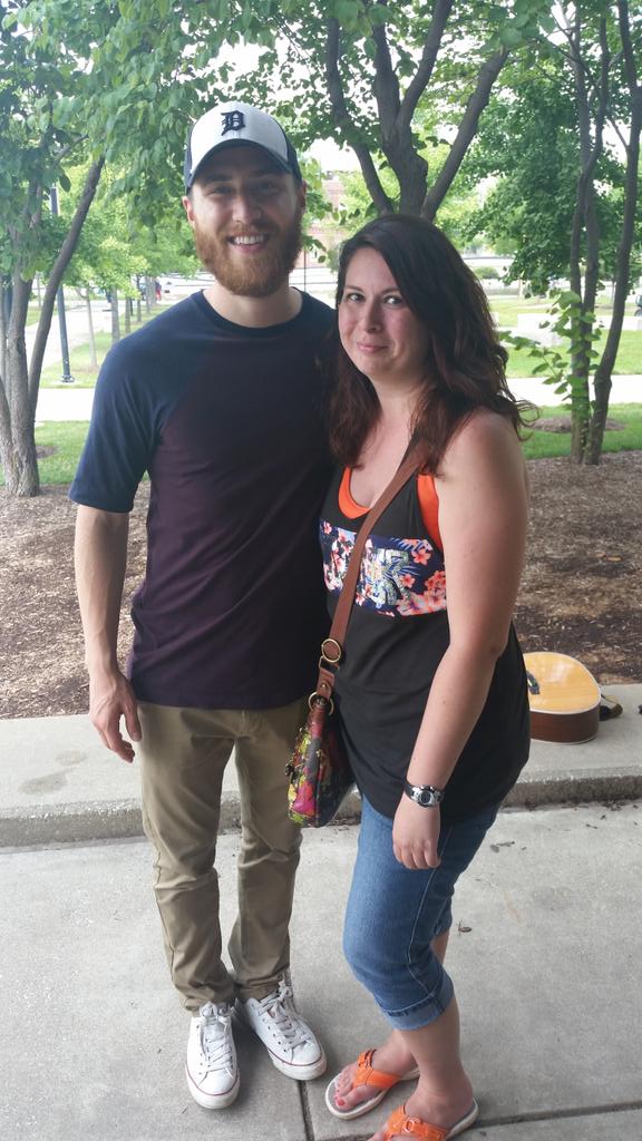 Mike Posner at White River State Park in Indianapolis, IN July 4, 2015
twitter.com/scash45
