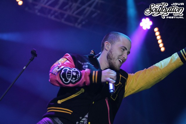 Mike Posner performing at Java Soulnation Festival in Jakarta, Indonesia on 9/24/11
JavaSoulnation.com
