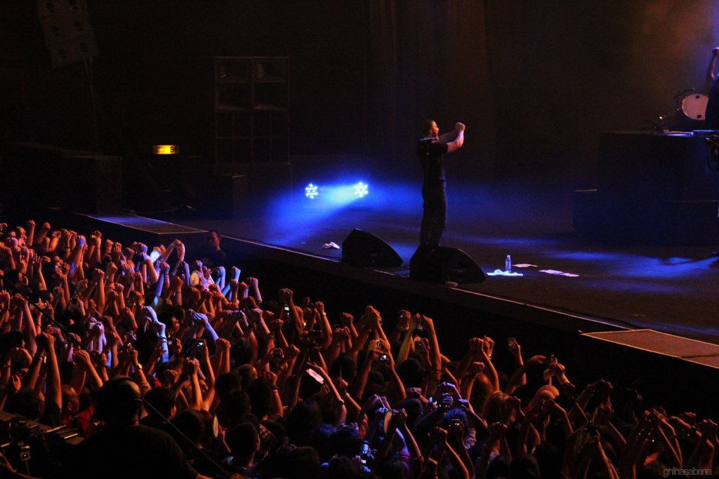 Mike Posner performing at Java Soulnation Festival in Jakarta, Indonesia on 9/24/11
flickr.com/photos/ghinawrr
