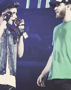 Justin Bieber and Mike Posner - Believe Tour - Orlando, FL 1/25/13 - Gif
Created by firstmarch.tumblr.com
