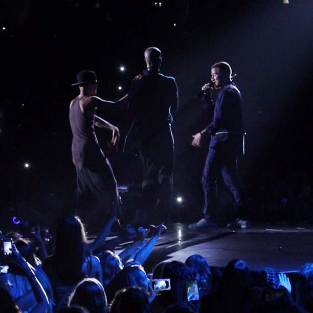 Justin Bieber pranks Mike Posner onstage during his performance on the Believe Tour in Indianapolis, IN 7/10/13
Photo by Mike Posner
instagram.com/mikeposner
