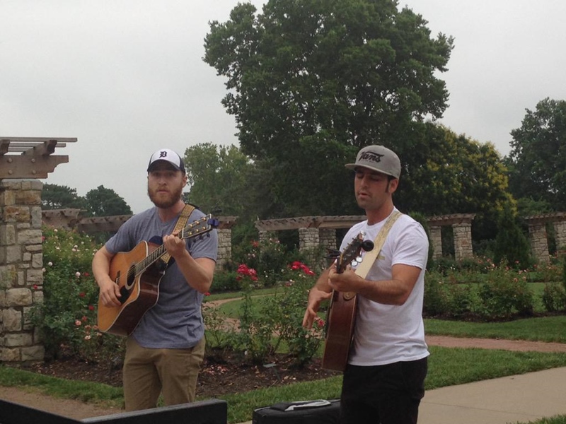 Mike Posner and Adam Friedman performing at Loose Park in Kansas City, MO July 2, 2015
twitter.com/iTallbert
