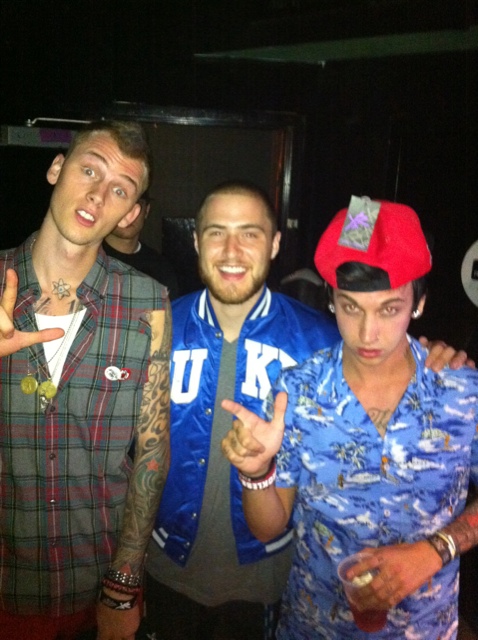 Machine Gun Kelly, Mike Posner, & Mat Musto at Key Club - Hollywood, CA 8/28/11
Photo taken by Drama www.youngandreckless.com
