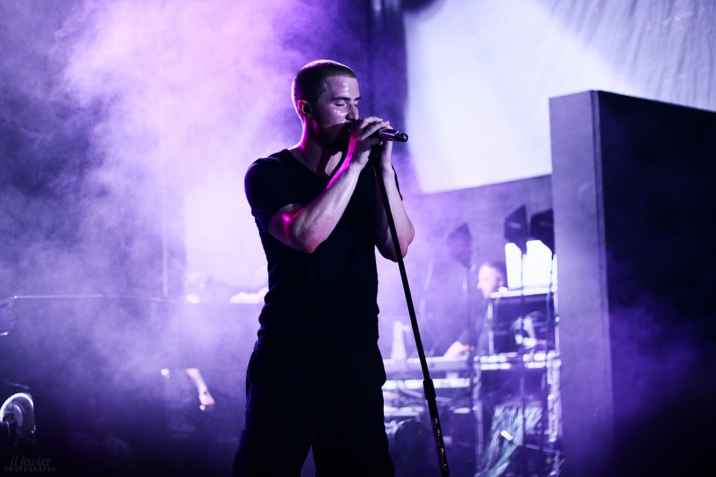 Mike Posner performing at Alabang Town Center in Alabang City, Philippines 12/10/11
Photo by JL Javier
