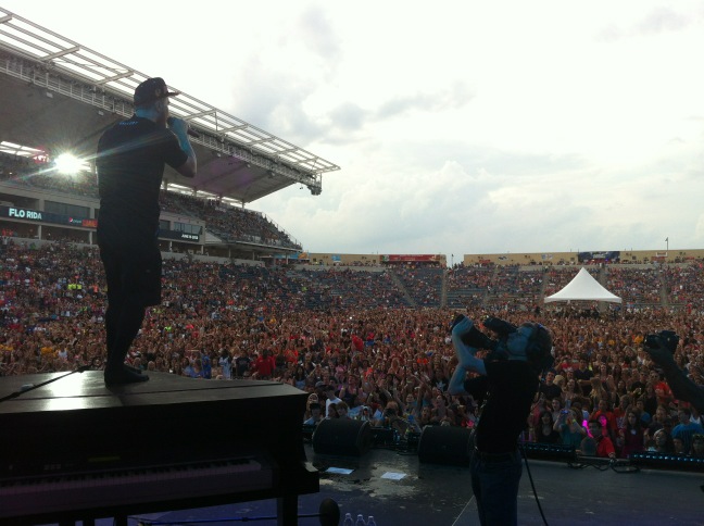 Mike-Posner-B96-SummerBash-2012-13.jpg